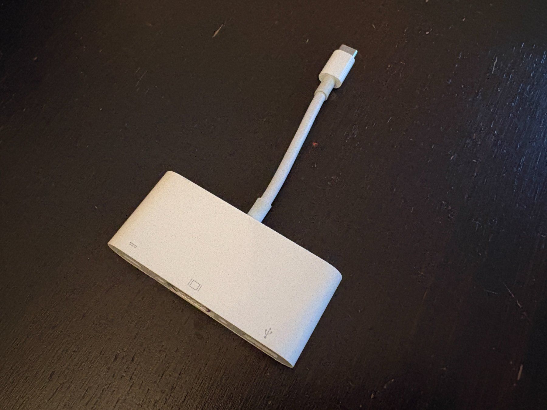 Apple Unità & Adattatore: Apple Multiport Adapter USB-C / VGA / USB-A // MJ1L2ZM/A – Usato da Zürich venduto da Malf_007