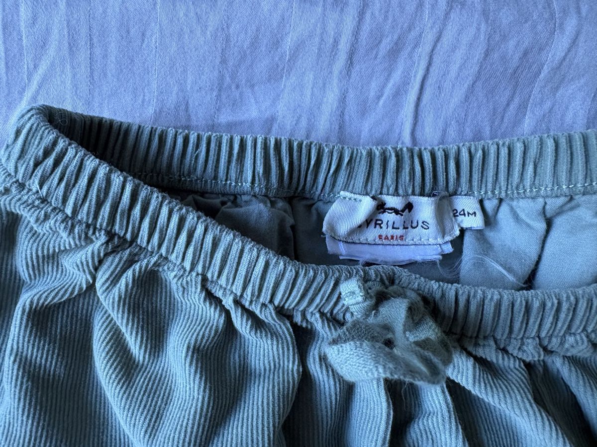 Cyrillus Pantaloni: Sarouel en velours Cyrillus taille 24 mois – Usato da Genève venduto da cec_6qrf 2