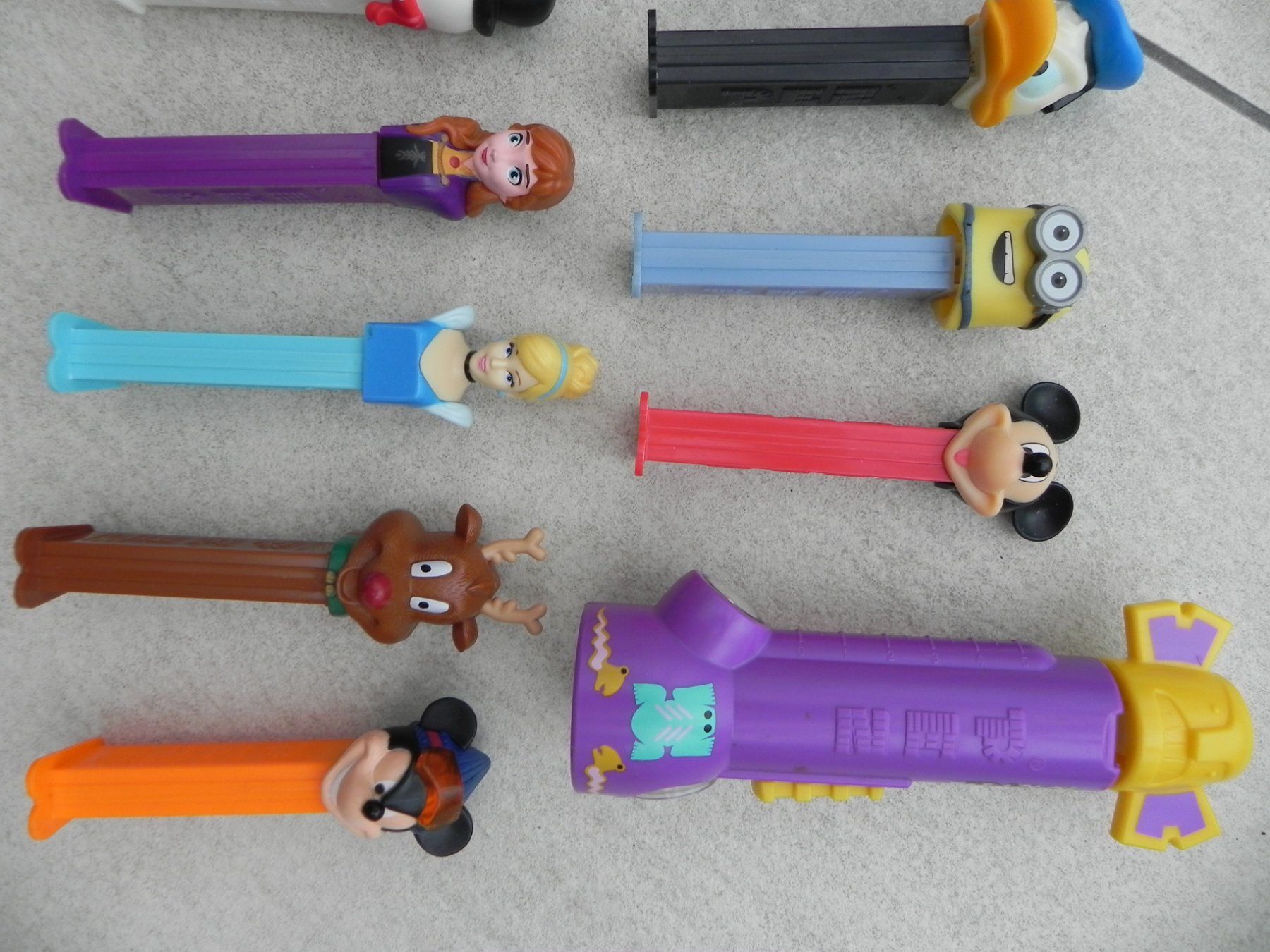 Pez Statuette: Pez Spender PEZ Sammlung 13 Stk – Usato da Stallikon venduto da pcerny16 2