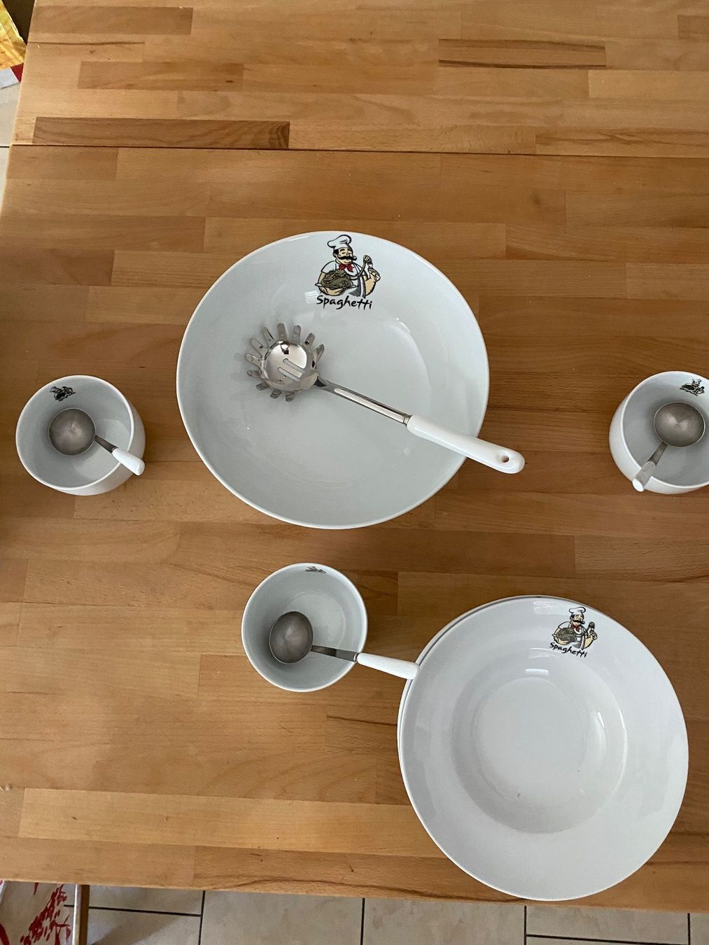 Services de table: Spaghettiset- vollständig- unversehrt – D'occasion à Reichenburg par ica_k2jm 1