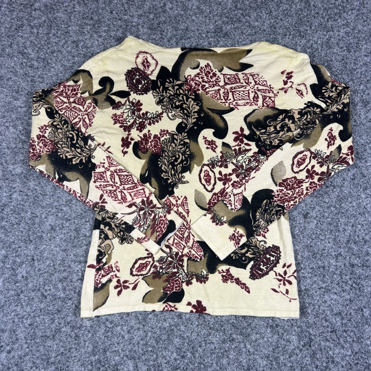 Maglioni & Felpe: Flowers Longsleeve – Usato da La Sagne NE venduto da Matlasape 1