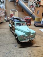 '48 Ford Woody Massstab 1:18 sehr detailliert (S)