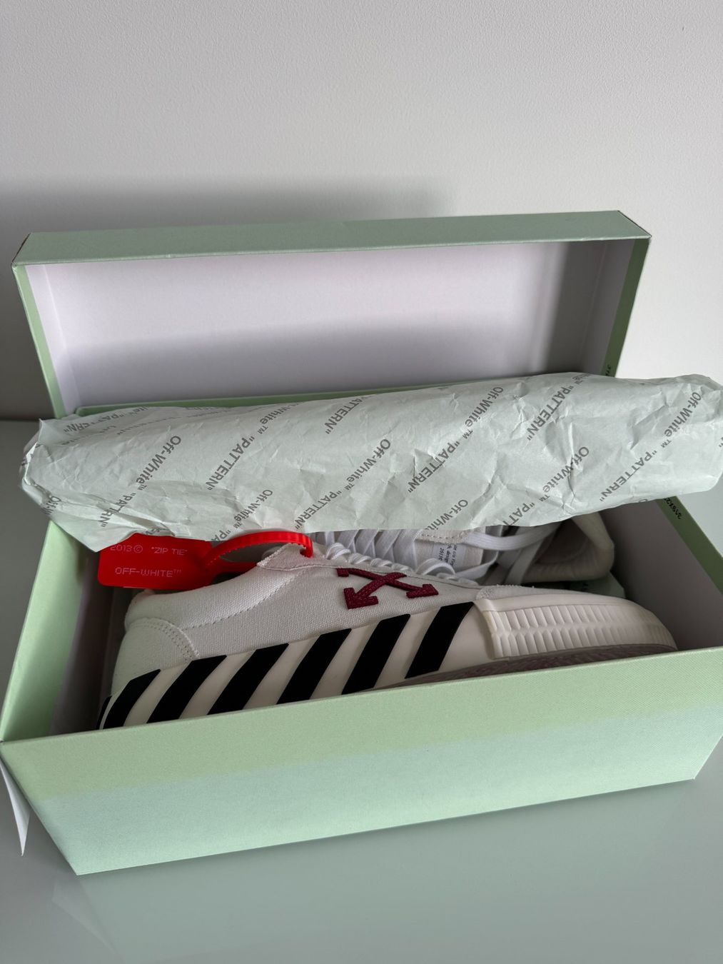 Off-White Scarpe da uomo: Off-White low vulcanized (Grösse 43) Neuwertig – Nuovo e nell'imballaggio originale da Oberwil BL venduto da Chelsea26 3