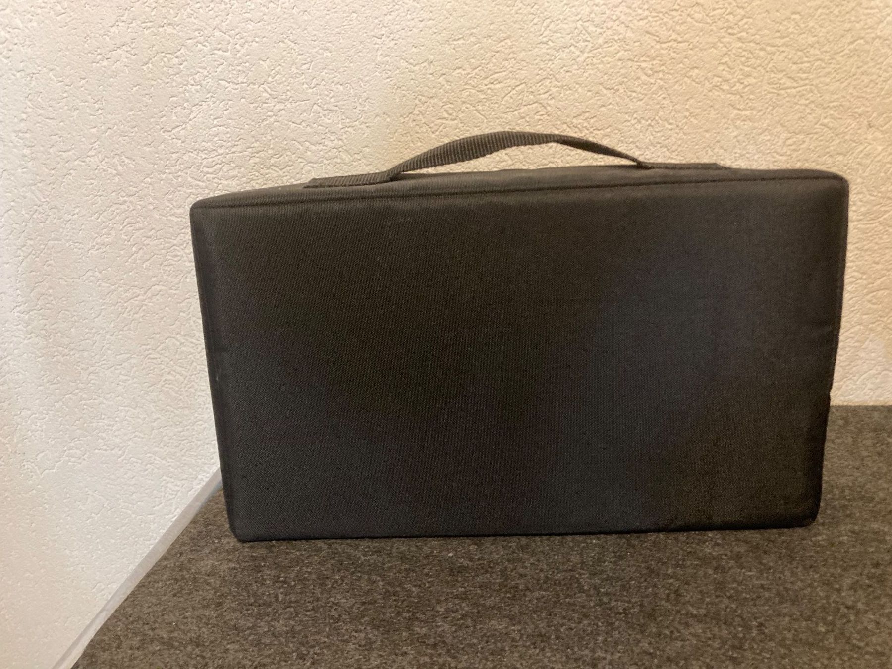 Musicassette: Case Logic - Sac de transport - 30 cassettes audio – Usato da Fribourg venduto da Karushi 1