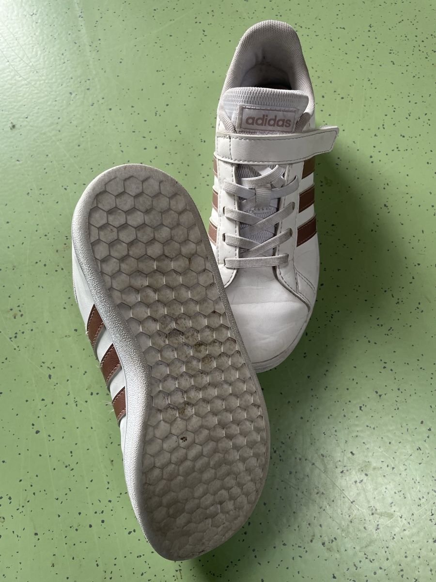 Adidas Schuhe für Mädchen: Turnschuh von Adidas Gr. 35 – Gebraucht aus Recherswil von jafa74 1