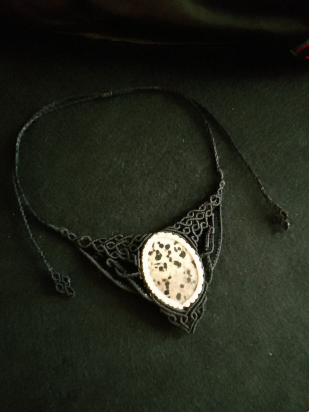 Ketten: Makramee Kette / Collier mit Dalmatinerjaspis – Neu (gemäss Beschreibung) aus Pfäffikon ZH von Emporos_42