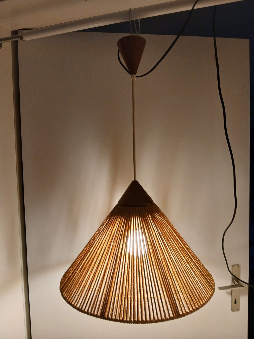 Temde Leuchten Lampadari & plafoniere: Seltene Temde Deckenleuchte 60er Holz mit Sisal – Usato da Zumikon venduto da Vollvintage 2