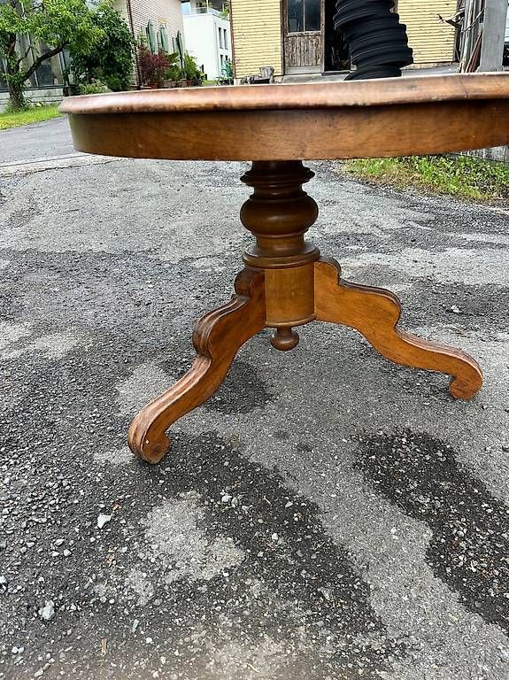 Tische: Beistelltisch Nussbaum  – Gebraucht aus Unterterzen von bar_vvm6 3