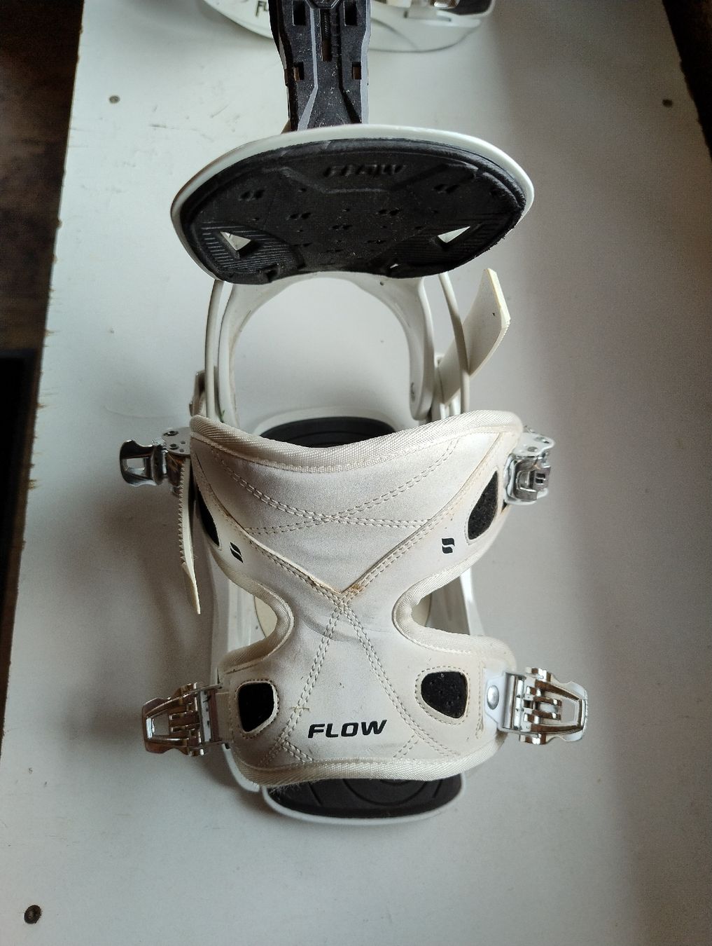 Wandhalterungen: Fixations snowboard Flow blanches - Prêt pour la neige!  – Gebraucht aus Bossonnens von Chaoui1615 2