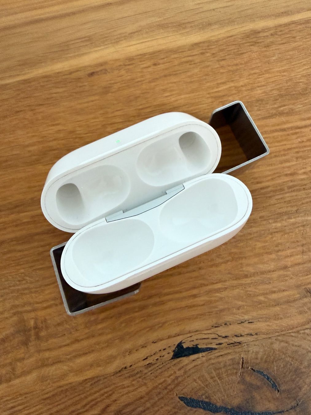 Apple Casques audio: APPLE AirPods Pro 1 Charging Case – D'occasion à Lausanne par Nine1982 2