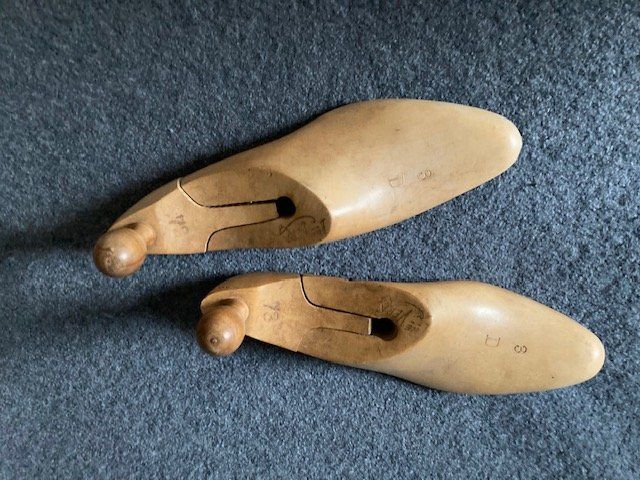 Scarpe da uomo: Formes en cèdre pour chaussures, vintage, taille 3 – Usato da Onex venduto da gga_5vcf 3