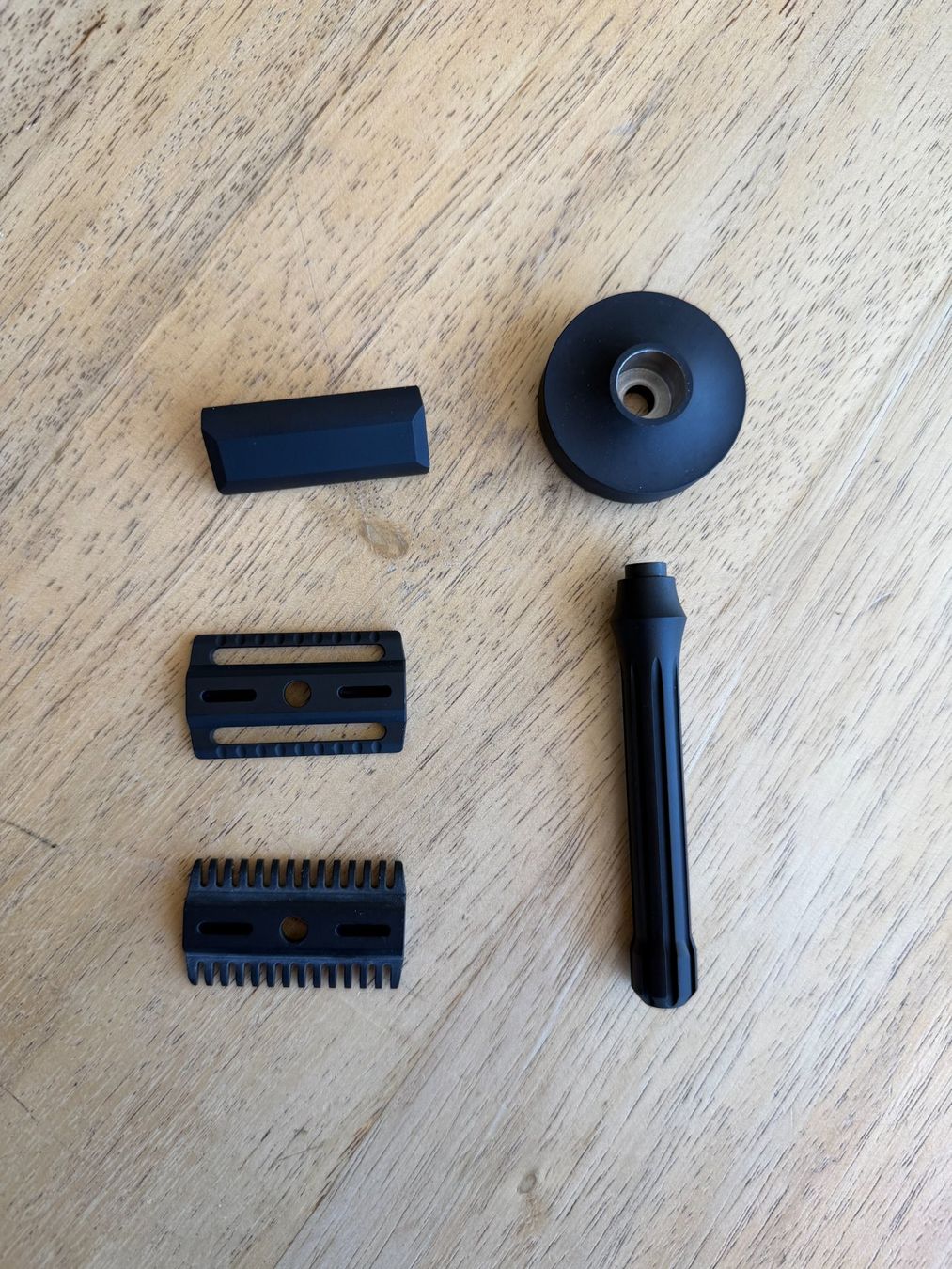 Rasoi & Lamette da barba: Blackbird Titanium Black Open Comb + Lite SB + Stand – Usato da Glattpark(Opfikon) venduto da Techn1c 1
