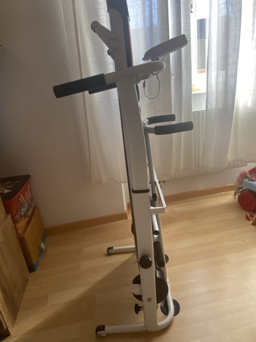 Hometrainer: Jocca treadmill with display perfect condition – Usato da Tavannes venduto da nih_tq6v 1