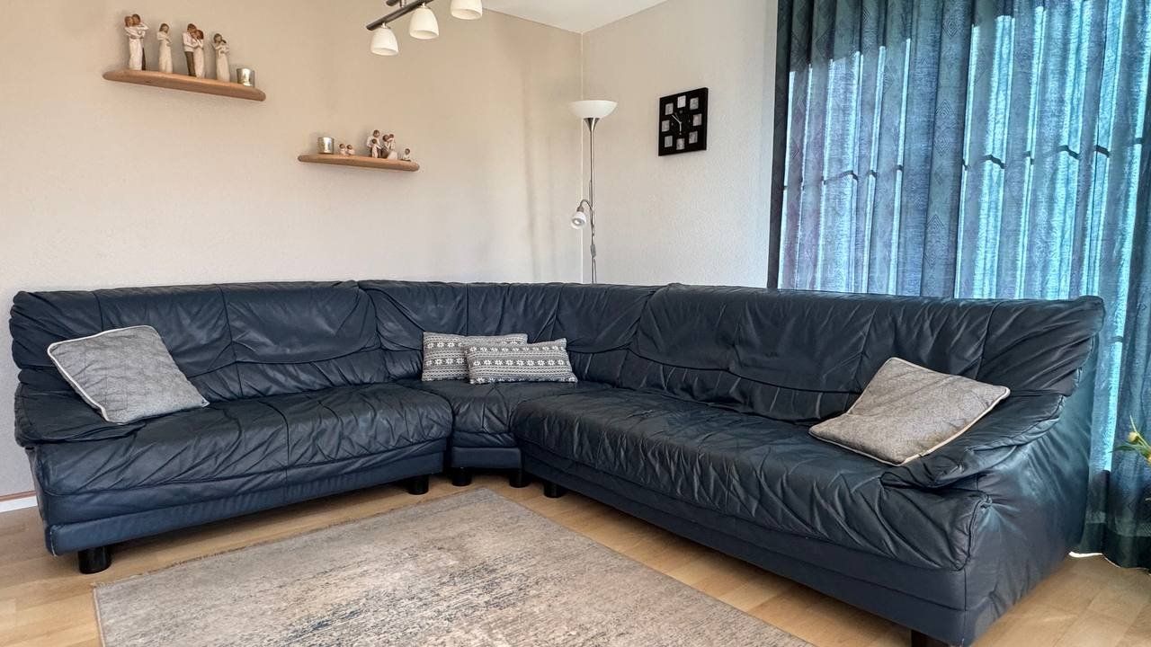 Sofas: Grosses Sofa gratis abzugeben – Gebraucht aus Herisau von andrin.steiner