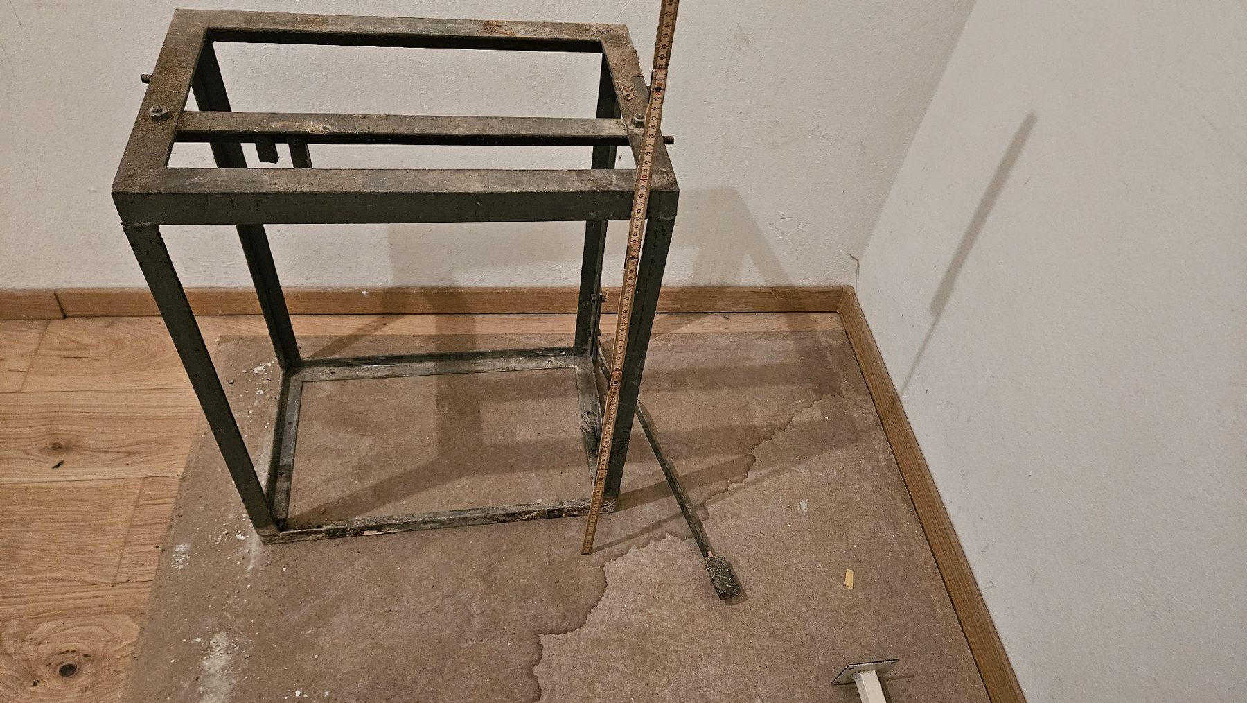 Sonstige Dekorationen & Accessoires: Stabile Unterkonstruktion, Ständer, Metall, Antik – Gebraucht aus Nidau von peterrue