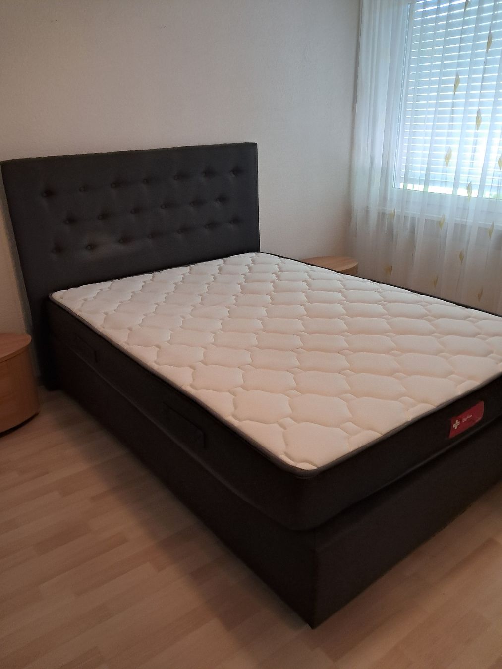 Letti: Boxspringbett 140x200cm – Usato da Sutz venduto da Sarah_4