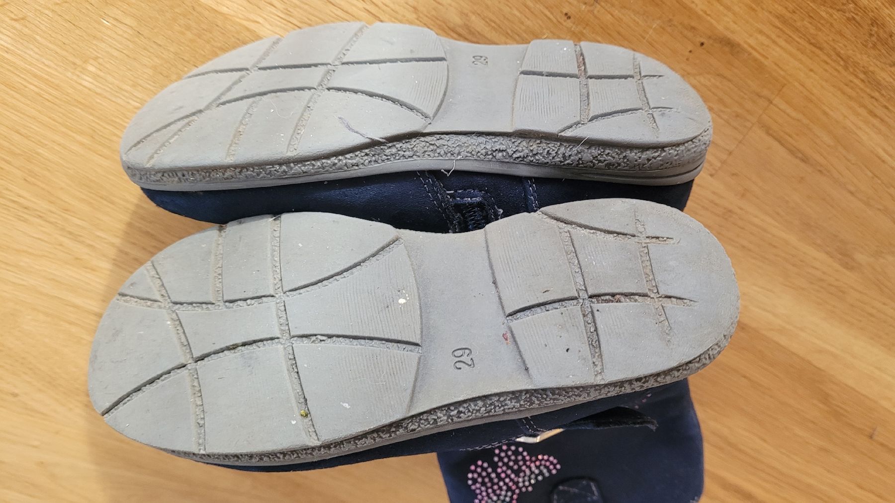 Scarpe per ragazze: Stiefel mit Schmetterlingmotiv – Usato da Uetendorf venduto da Heyhey3661 2
