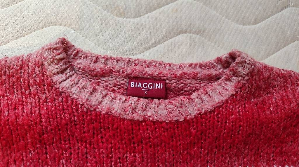 Esprit Pulls & Sweat-shirts: rote Biaggini Pullover, Gr. S & M, Set: 5 Stk. – Neuf (Voir description) à Brüttisellen par nic_xm7s 2