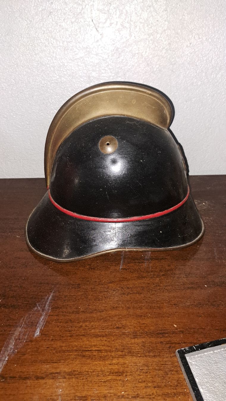 Pompieri: 2 Helme Feueewehr 1 Uniform Mütze – Usato da Kölliken venduto da Upcycling-by-Mc-TAM 5