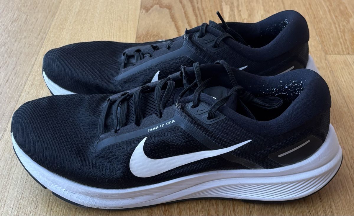 Nike Scarpe da uomo: Nike Running Shoes Structure 34 - 44.5 – Usato da Zürich venduto da Gotta-Sell-It-All