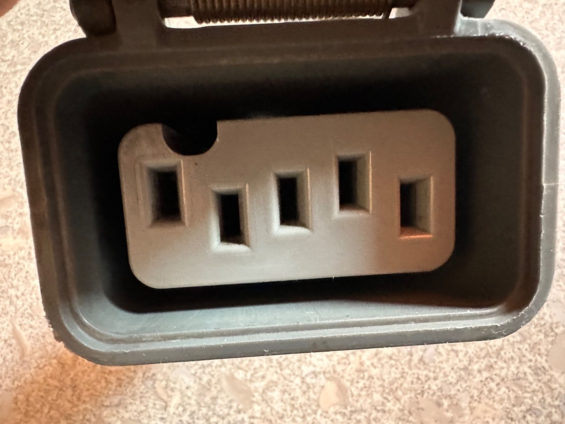 Spine: J 40 5 Polig  Stecker + Kupplung CMC – Usato da Huttwil venduto da Bolpa 4