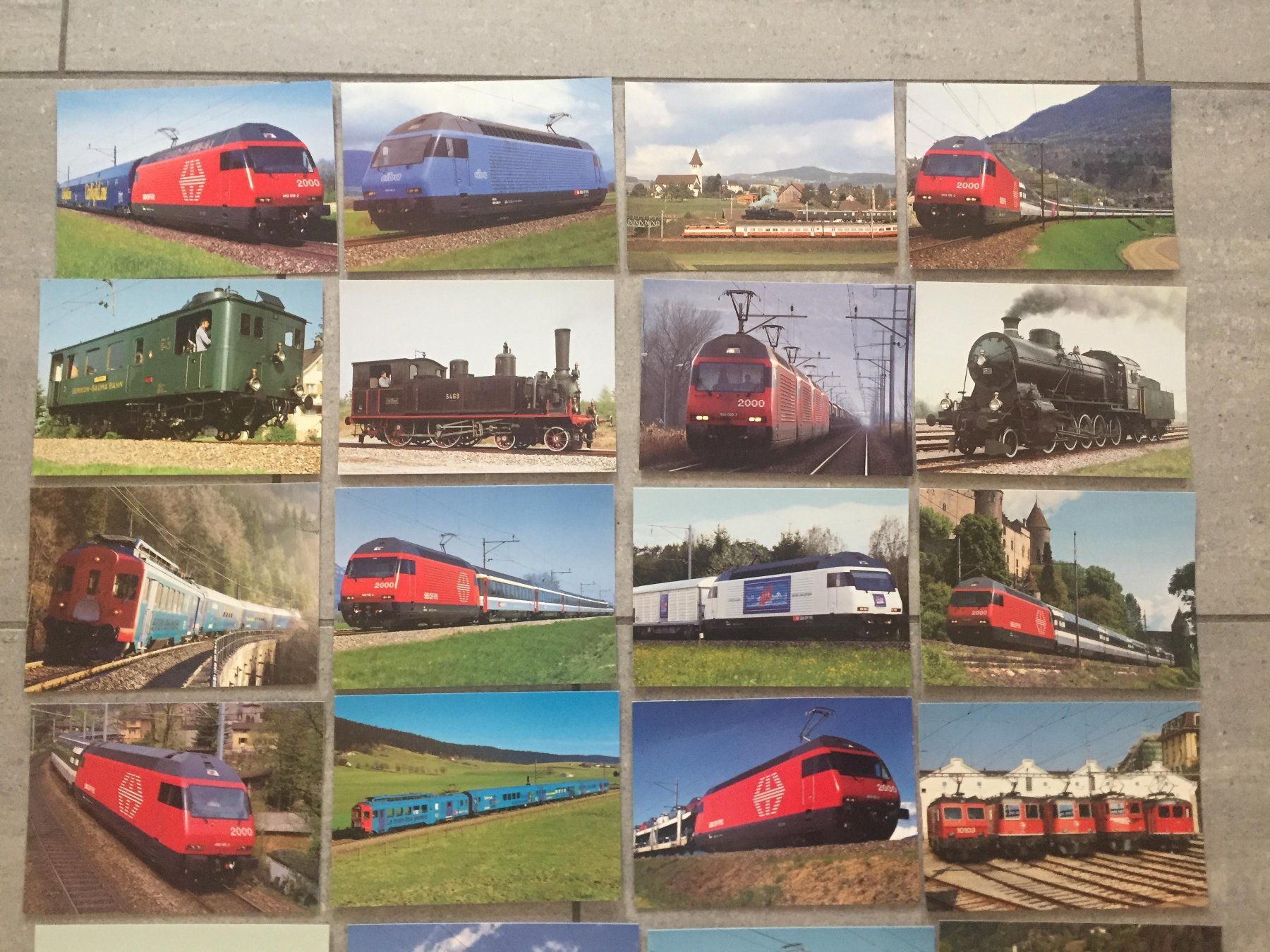 Cartoline postali: Ansichtskarten Lot Schweizer Eisenbahnen SBB Color 28 Stück – Usato da Bichelsee venduto da Gloeckner 3
