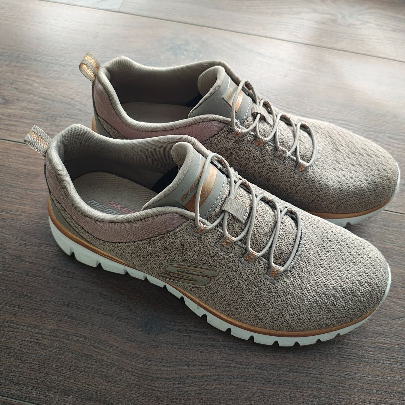 Skechers Chaussures femmes: Skechers gr.38 - beige – D'occasion à Winterthur par Smile_4ever