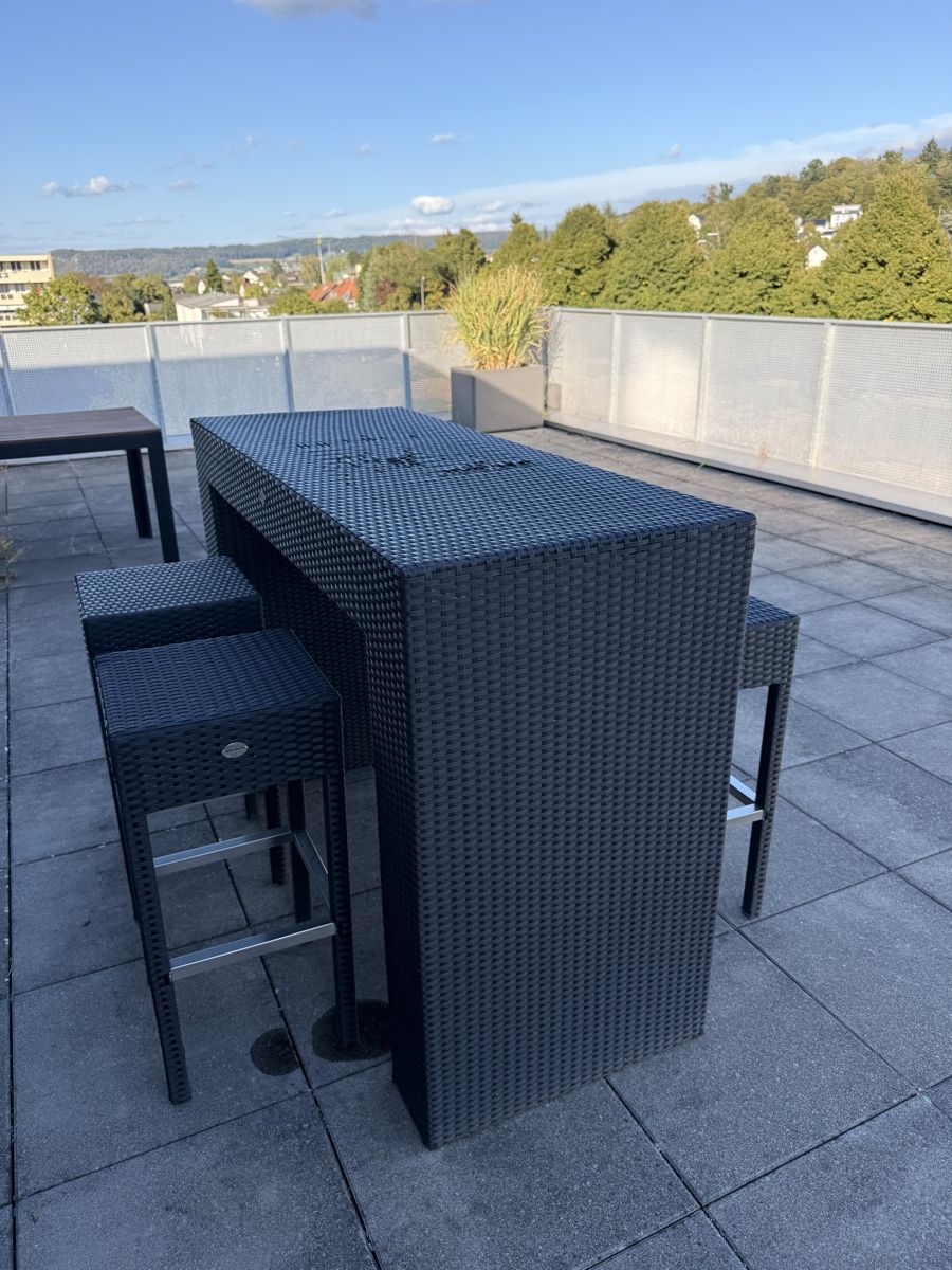 Viplounge Set de table et chaises: Bartisch Set Rattanoptik – Défectueux à Windisch par RobertoBellettati 1