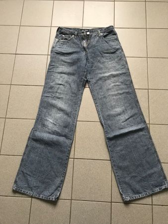 Armani Jeanshose / W 26 x L 32 / Blau / Guter Zustand.