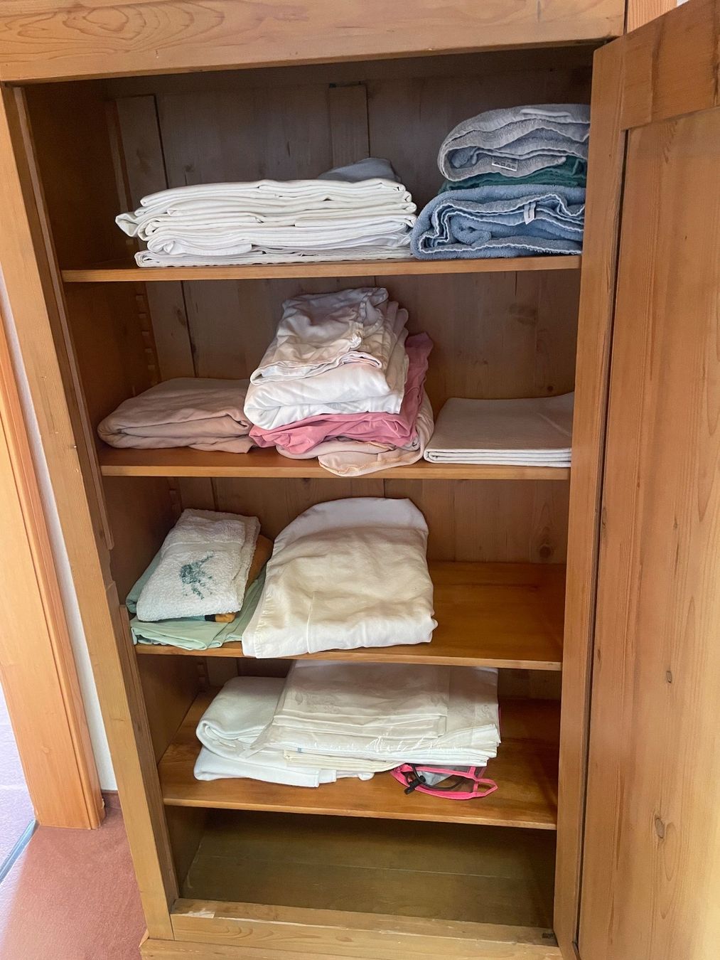 Armadi: Grosser Bauernschrank – Usato da Volketswil venduto da rubin74 5