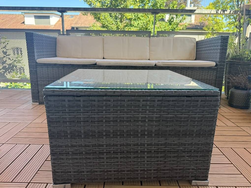 Sofas: Polyrattan-Gartenlounge mit Glastisch – Gebraucht aus Kriens von davide_damiani11 2
