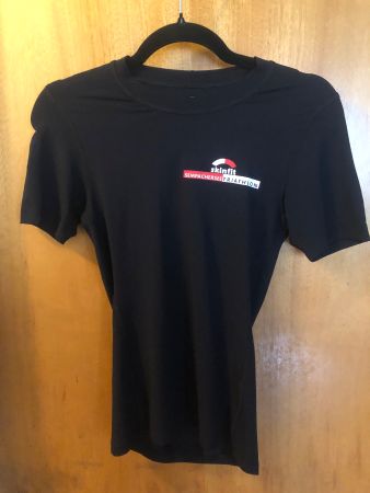 Neues tshirt Triathlon skinfit schwarz Freizeit Training