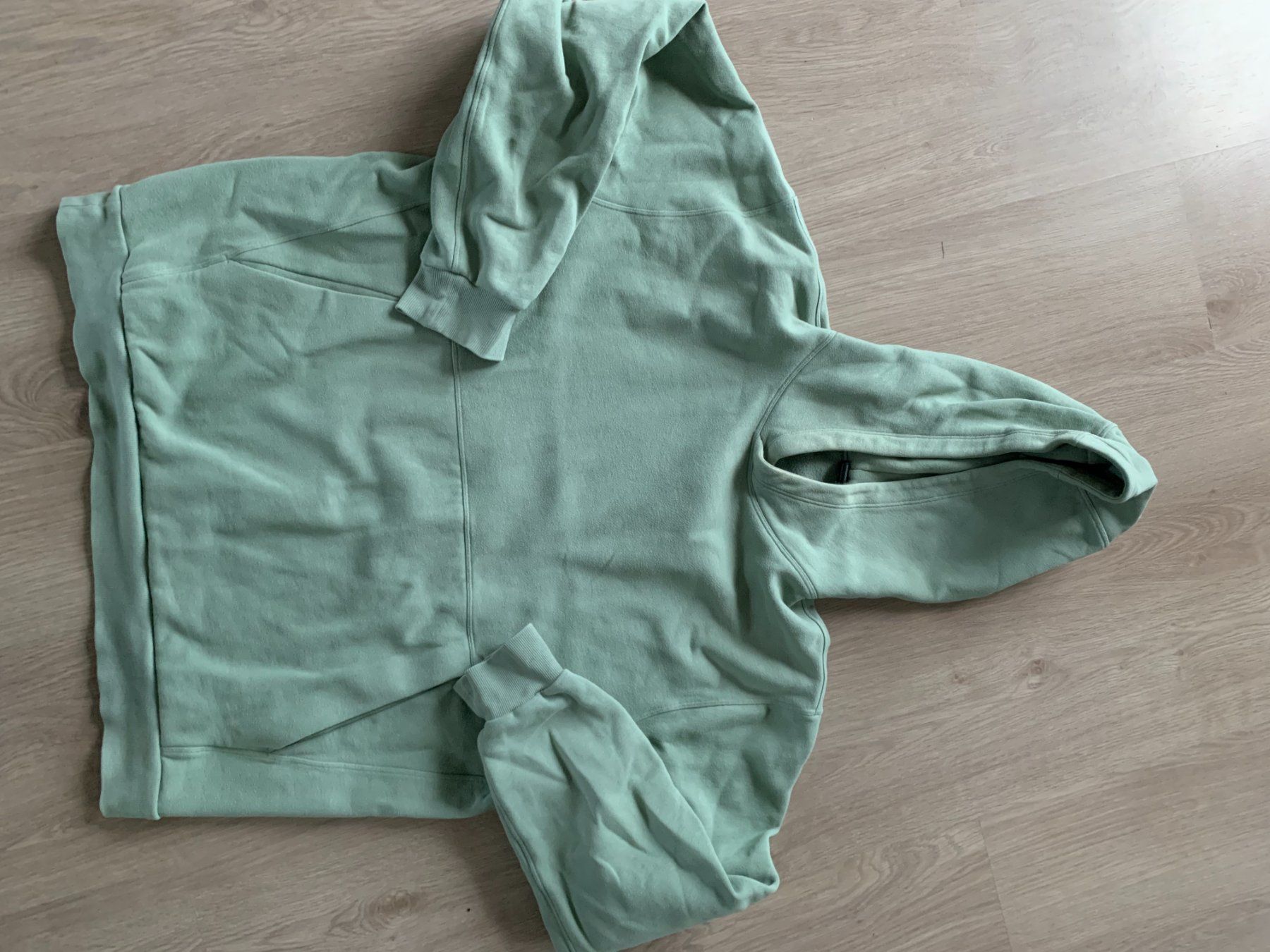 Lululemon Pullover & Sweatshirts: Lululemon Hoodie – Gebraucht aus Gwatt (Thun) von tomstown