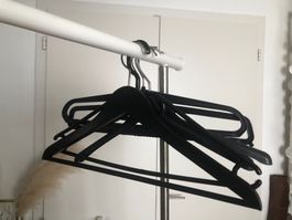 Kleiderbuegel schwarz 6 Stück guter Zustand 55