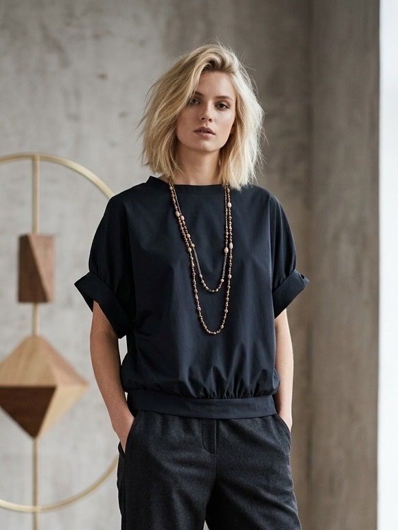 Camicette: Neue sehr schöne & stylische Bluse eher Gr.L – Nuovo e nell'imballaggio originale da Oberwil-Lieli venduto da Svetlana28