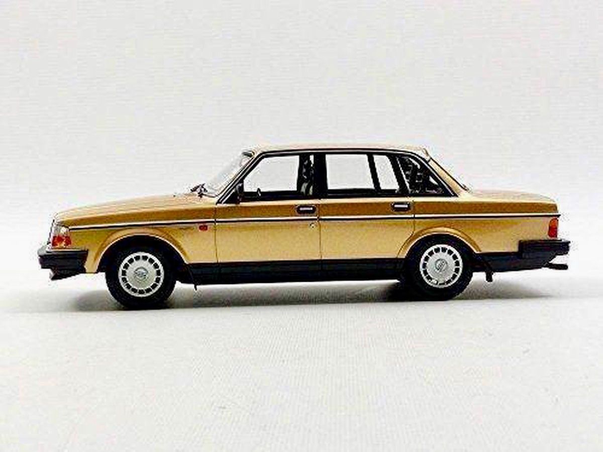 Volvo Modellautos: VOLVO 240 GL im Massstab 1:18 – Neu und originalverpackt aus Erlenbach im Simmental von Model_box 4