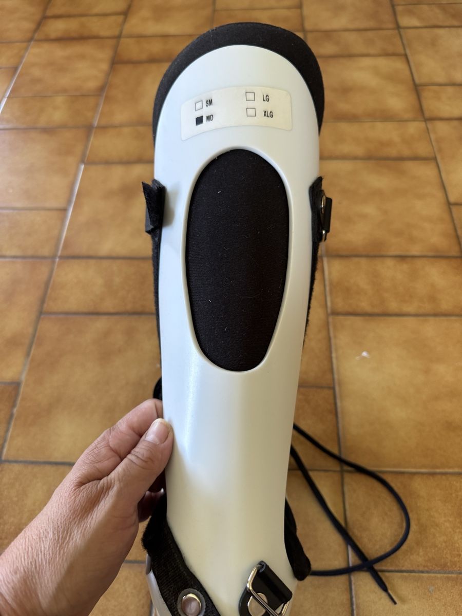 Appareils médicaux: Orthèse de marche Aircast XP, Taille Medium (MD) – D'occasion à Veyrier par kimedovapa 3