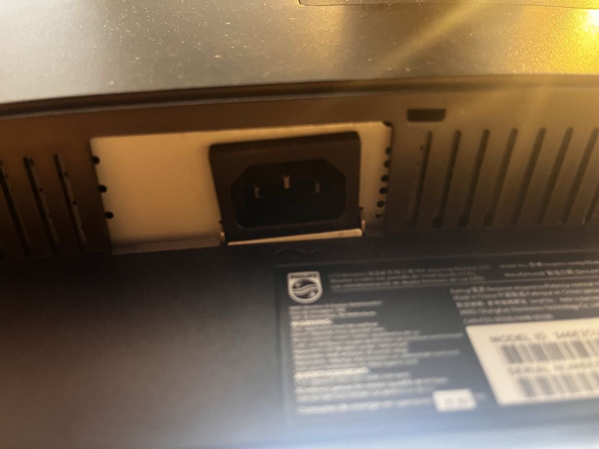 Philips Monitor: Phillips Curved Bildschirm 3440x1440 Pixel – Usato da Winterthur venduto da captain_kirk_winti 2