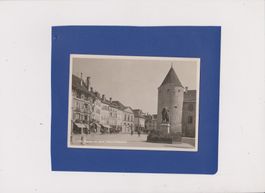 Yverdon-les-Bains, Place et monument - animée