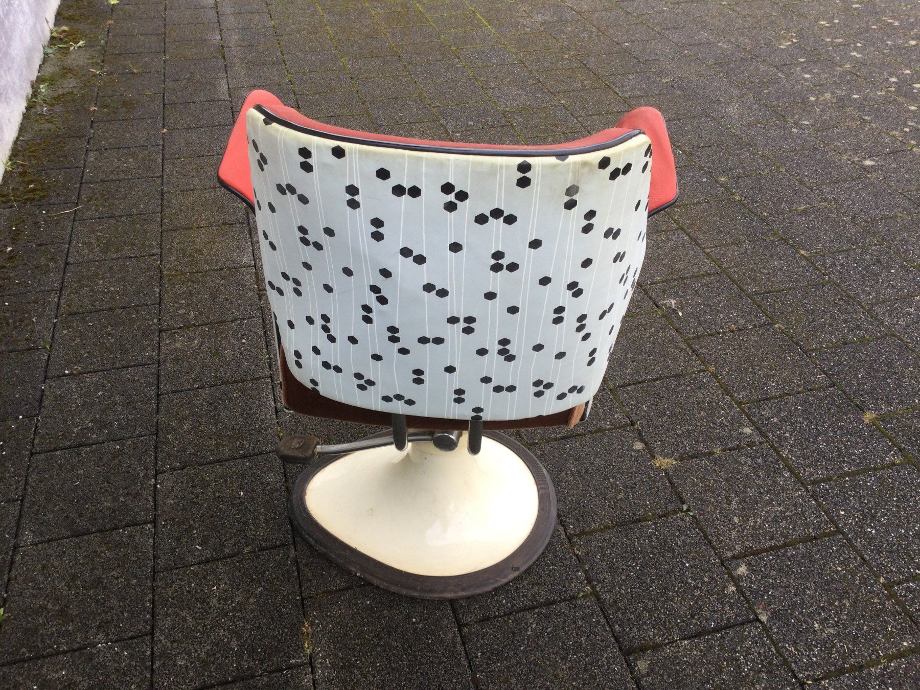 Sedie: Gebrauchter Mid-Century Coiffeur oder Friseurstuhl – Usato da Wangen SZ venduto da kuriosum12 1