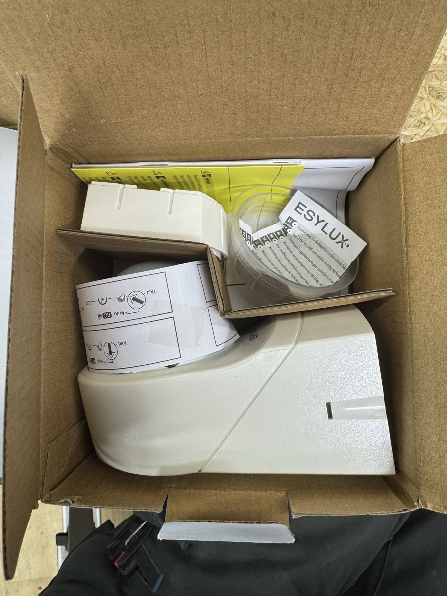 Componenti elettronici: Bewegungsmelder ESYLUX – Nuovo e nell'imballaggio originale da Grossaffoltern venduto da livu98all 1