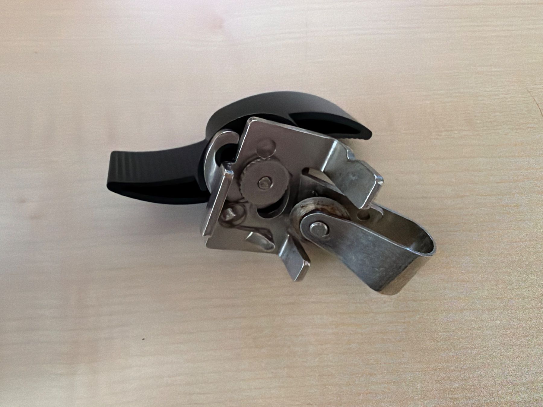 Elettrodomestici da cucina: Büchsenöffnerschwarz Metall – Usato da Bülach venduto da Jackybabue 1