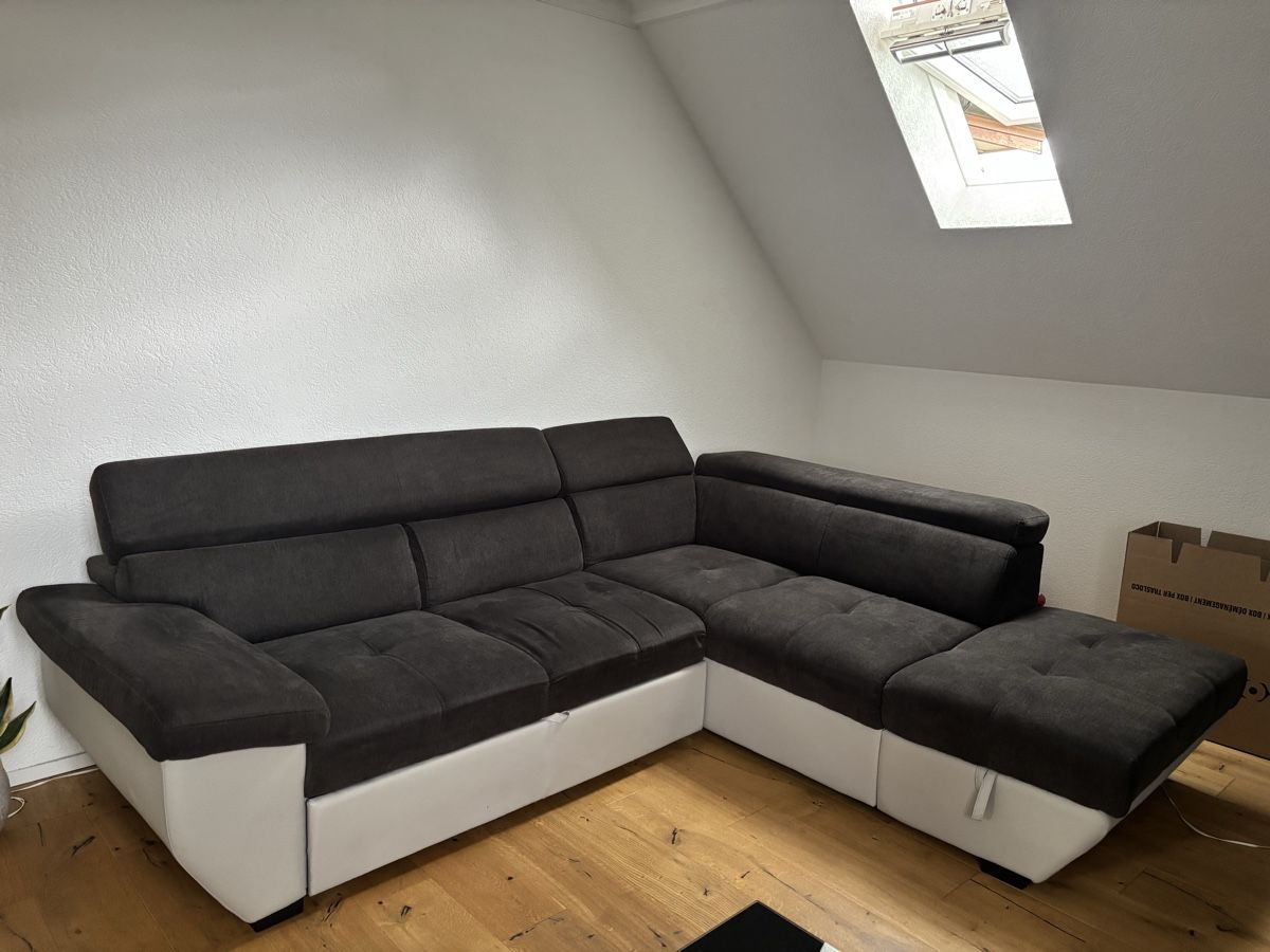 Conforama Divani: Ecksofa mit Schlaffunktion & Stauraum , gut erhalten – Usato da Biel/Bienne venduto da nig_j8st