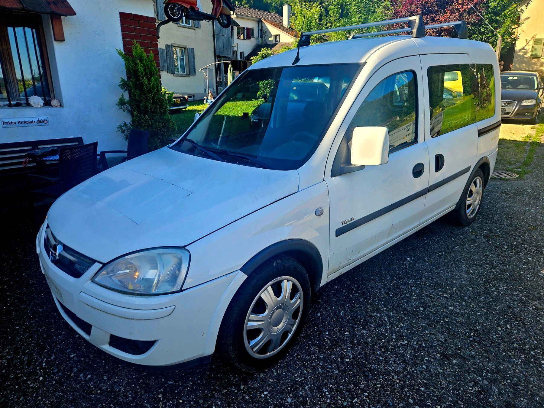 Opel Automobili: Opel Combo mit Gas oder Benzin, 145200 km, Bj.2006, läuft un – Usato da Diepflingen venduto da Coiffeur1962