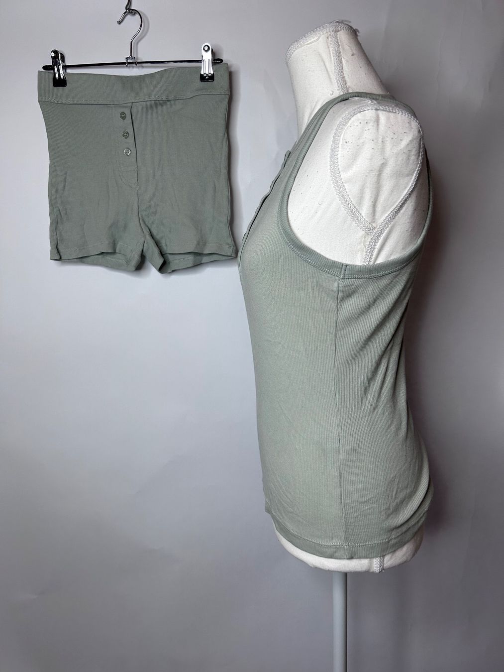H&M Kleiderpakete: H&M Top und Shorts Set – Gebraucht aus St. Gallen von look-twice 1