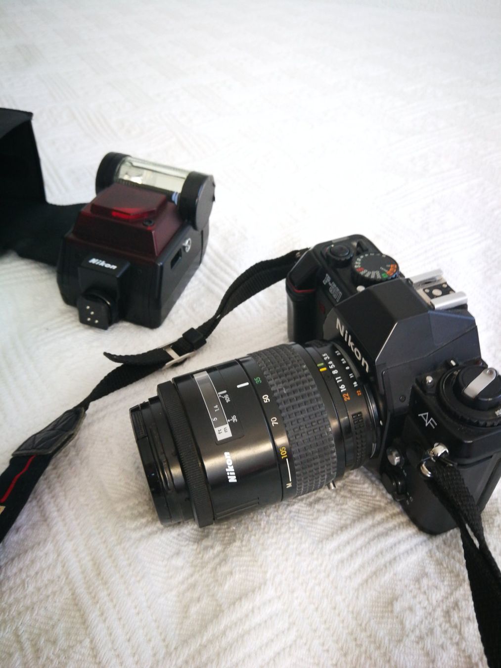 Nikon Fotocamera: Nikon F-501 – Usato da Höri venduto da Ul 2