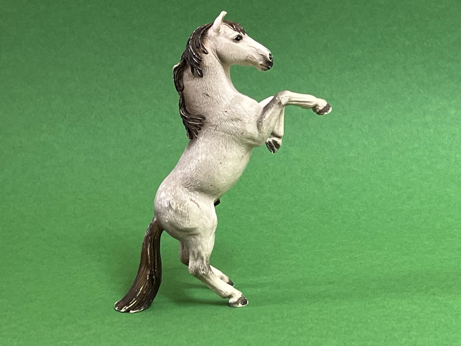 Schleich Figuren: 2 Schleich Mustang Hengst steigend Pferd – Gebraucht aus Ennetbaden von  5