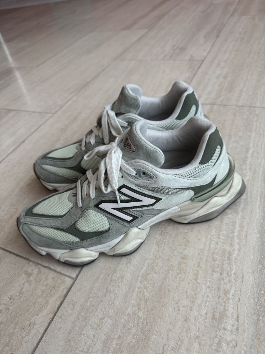 New Balance Scarpe da uomo: New Balance 9060 Olive - Grösse 44 – Usato da Zürich venduto da nictor
