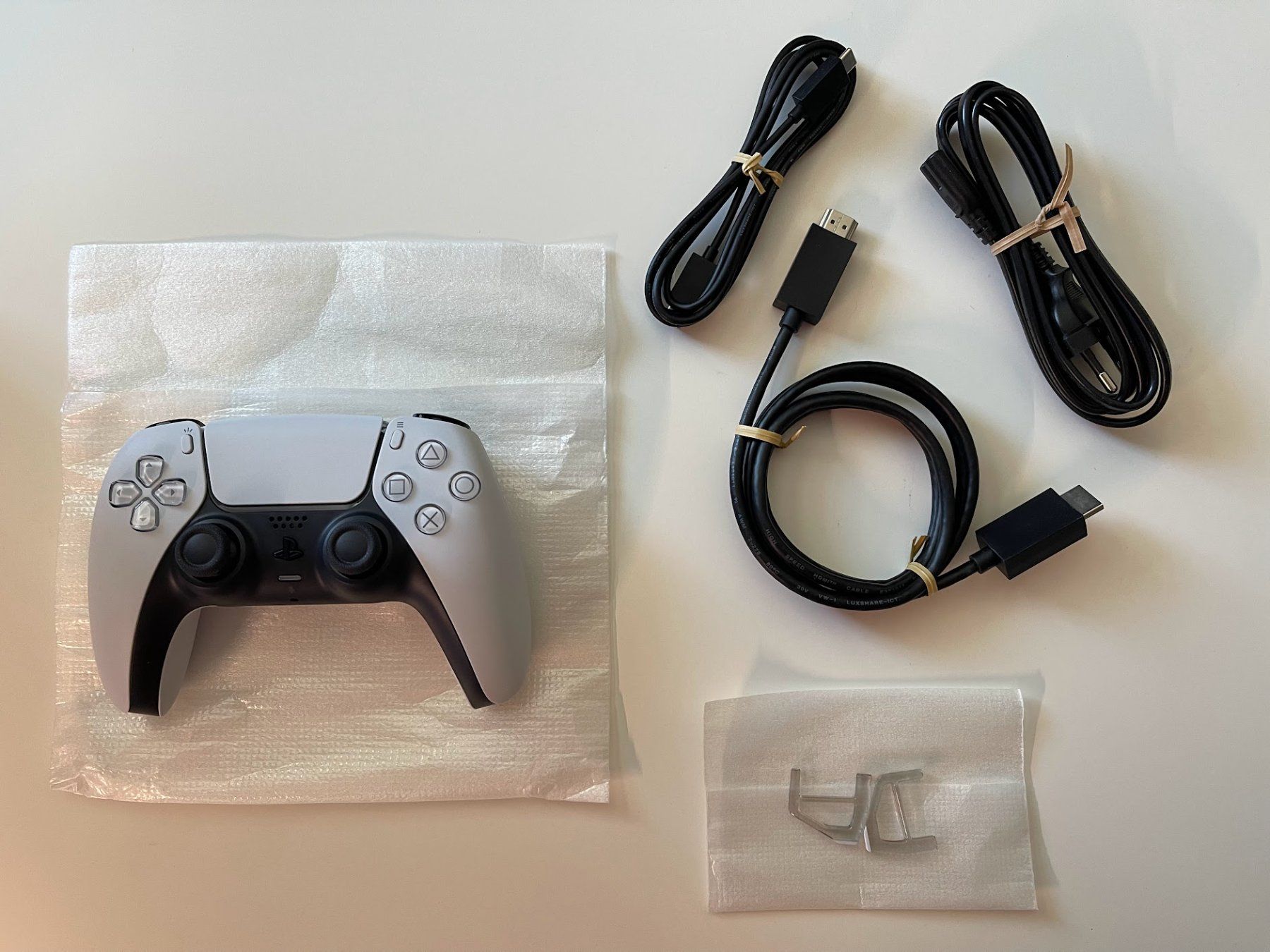 Sony Console: Playstation 5 Pro 2TB (PS5) - Neu – Nuovo (secondo la descrizione) da Aarau venduto da fioenli 1