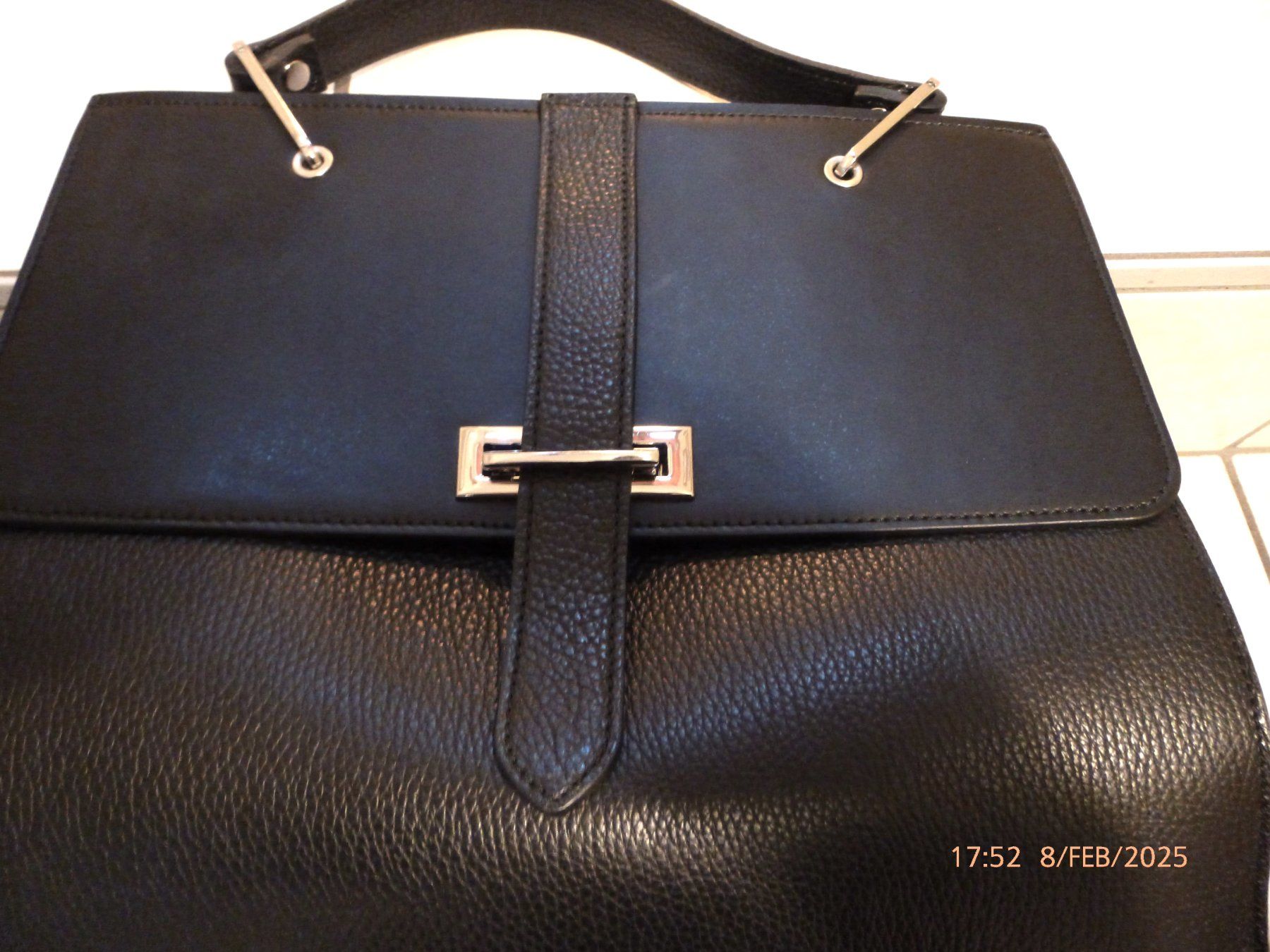 Borse da donna: Edle schwarze Ledertasche Handtasche NEU – Nuovo (secondo la descrizione) da Läufelfingen venduto da Kamari 5